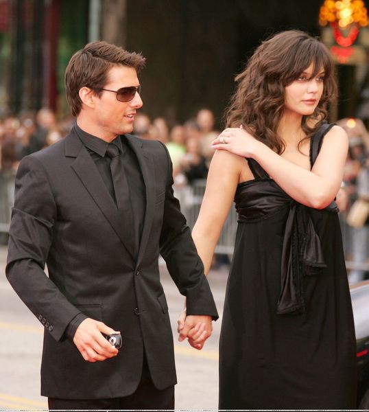 Katie Holmes is ALIVE!!!!