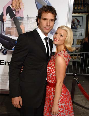 Dane Cook and Jessica Simpson at the Premiere of Employee of the month